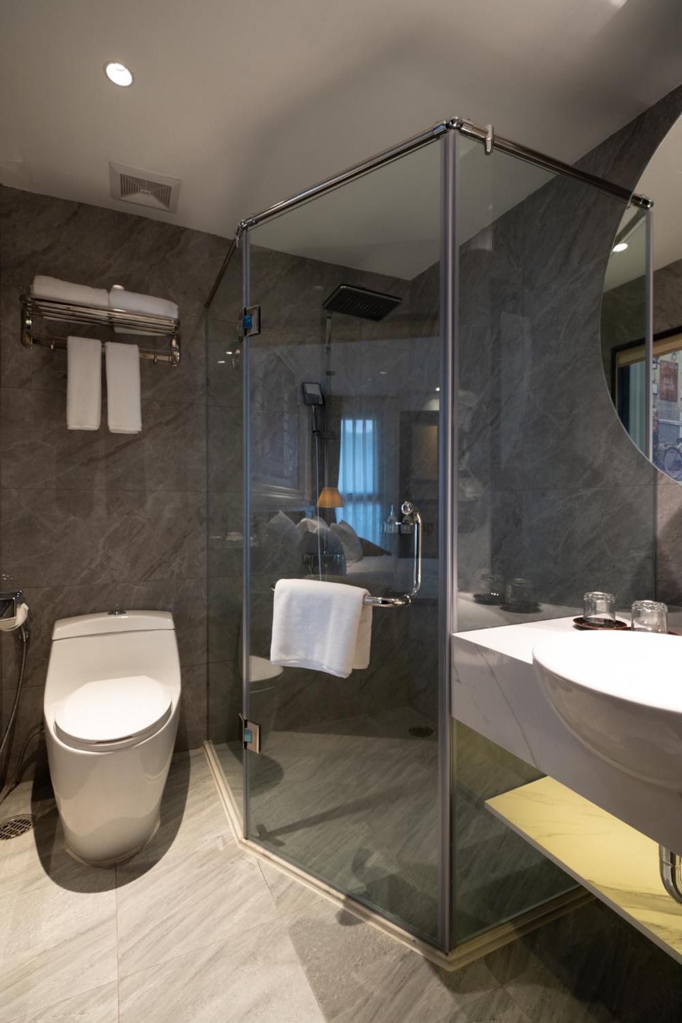 Paradise Suites Truc Bach Lake Hanoi Exteriör bild